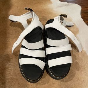 *ALMOST NEW DR. MARTENS PLATFORM SANDALS*